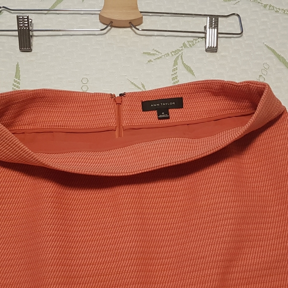 Ann Taylor almost brand new skirt - Picture 4 of 4